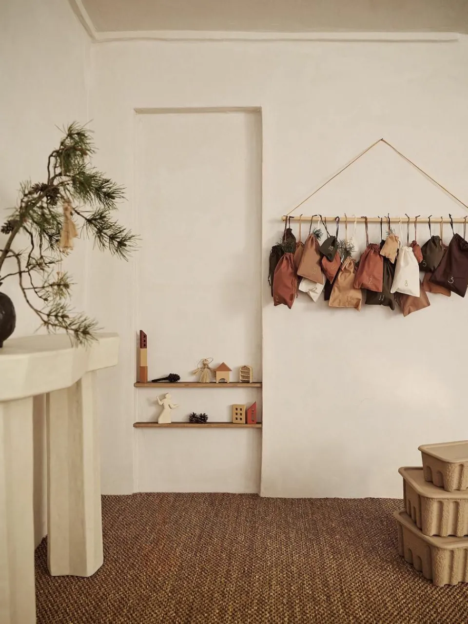 ferm LIVING Adventskalender Libre aus Bio-Baumwolle und Kiefernholz