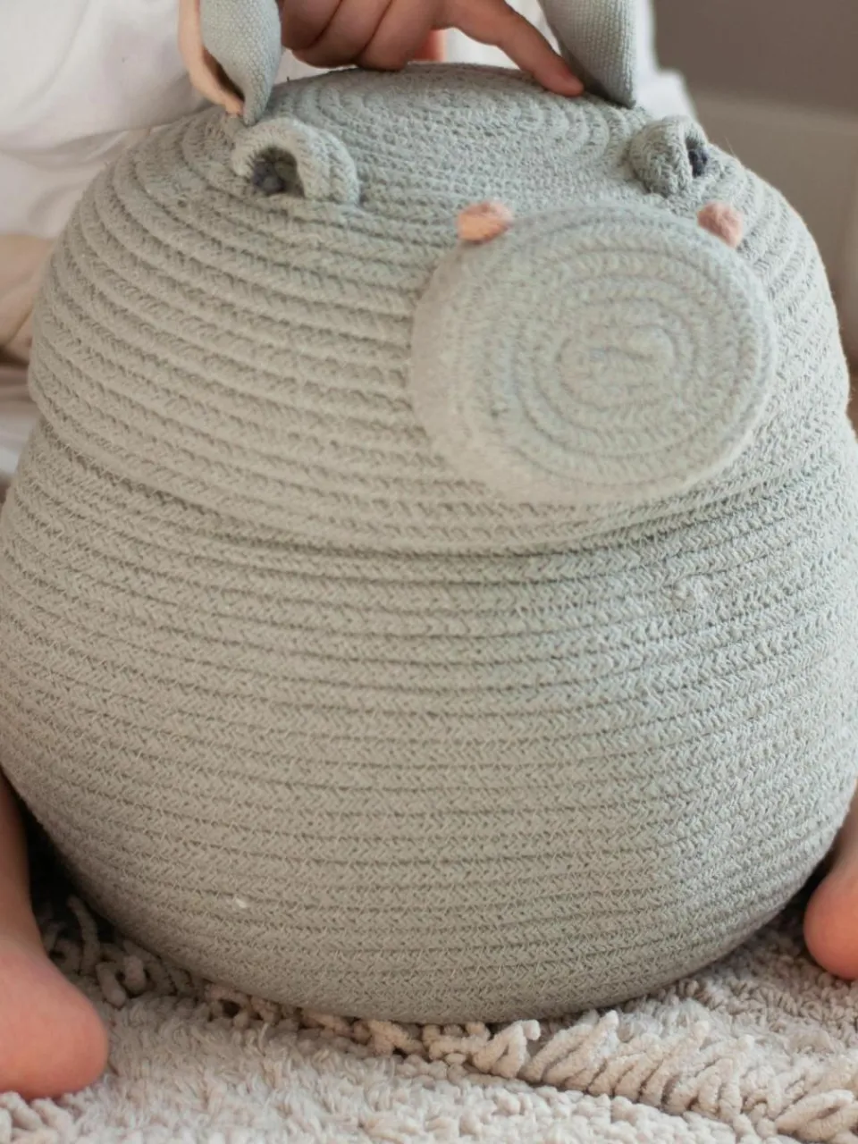Kinder Lorena Canals Aufbewahrungskorb mit Deckel, handgefertigt