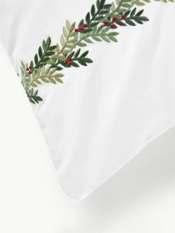 Westwing Collection Baumwoll-Bettdeckenbezug Evan mit Weihnachtsstickerei