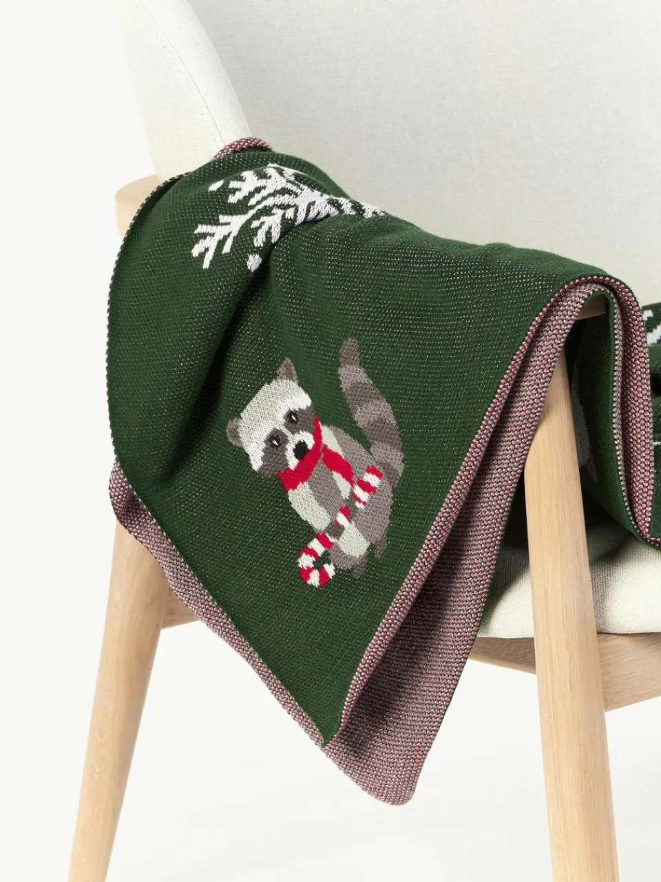 Westwing Collection Baumwolldecke Buddy mit winterlichem Motiv