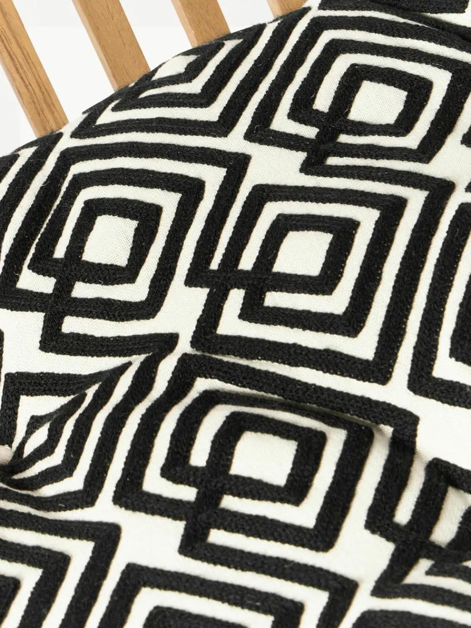Westwing Collection Baumwoll-Sitzkissen Sevil mit grafischer Verzierung, 2 Stück