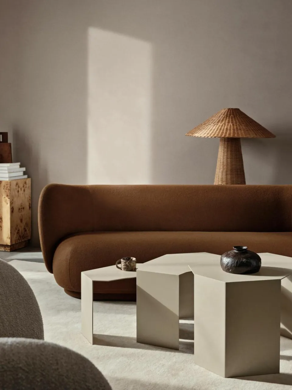 ferm LIVING Beistelltische Shard in organischer Form, 3er-Set