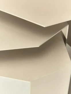 ferm LIVING Beistelltische Shard in organischer Form, 3er-Set