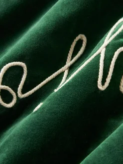 Westwing Collection Bestickte Samt-Kissenhülle Holly Jolly mit Kederumrandung