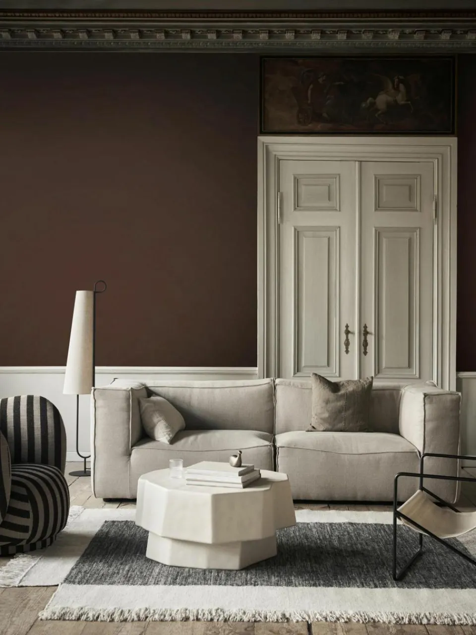 ferm LIVING Beton-Couchtisch Staffa in organischer Form