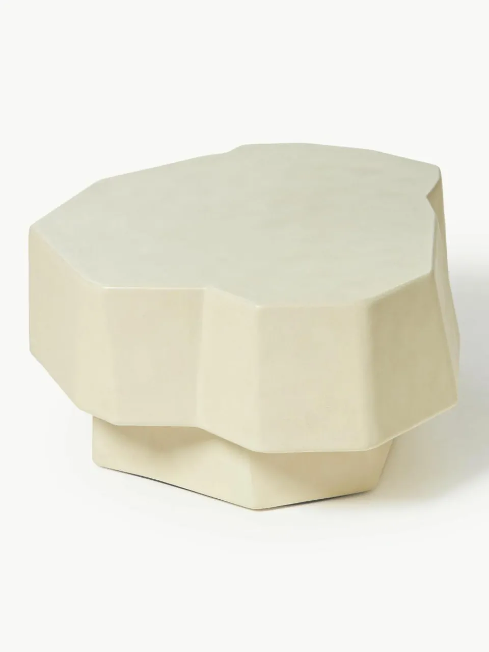 ferm LIVING Beton-Couchtisch Staffa in organischer Form