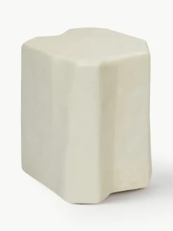 ferm LIVING Beton-Sitzhocker Staffa in organischer Form