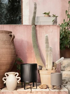 ferm LIVING Blumentopf Bau mit geriffelter Oberfläche, H 38 cm