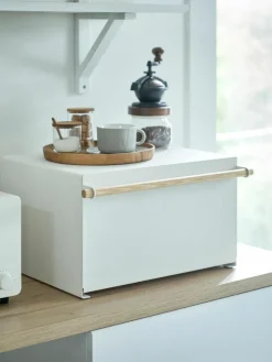 Yamazaki Brotkasten Tosca mit magnetischer Öffnung