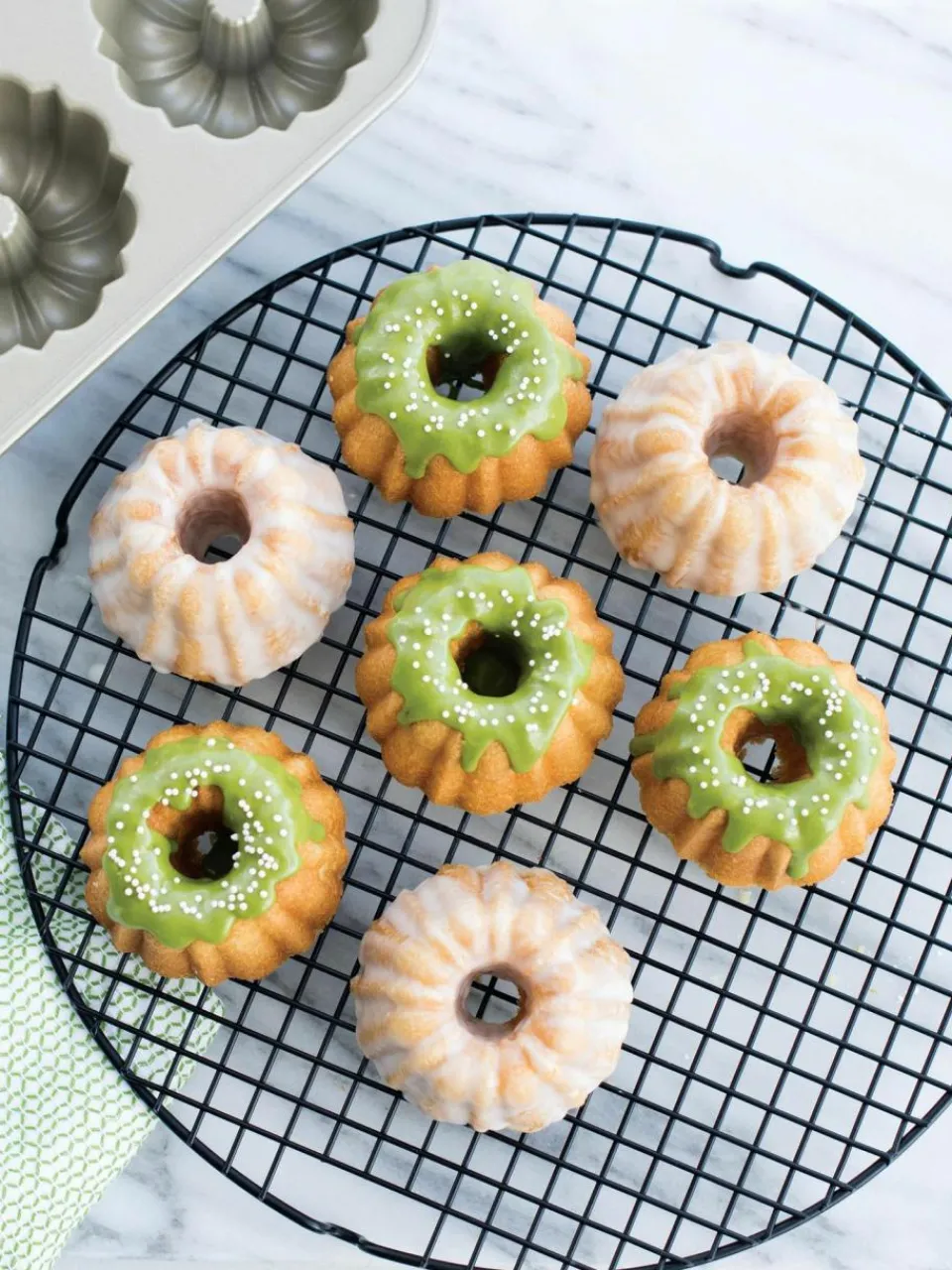 Nordic Ware Bundtlette-Form Anniversary mit Antihaftbeschichtung