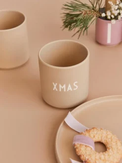 Design Letters Design Becher Favourite XMAS mit Schriftzug