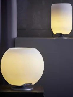 Westwing Dimmbare LED-Tischlampe Sphere mit Bluetooth-Lautsprecher und Flaschenkühler