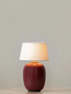 Audo Copenhagen Dimmbare Tischlampe Torso mit USB-Anschluss