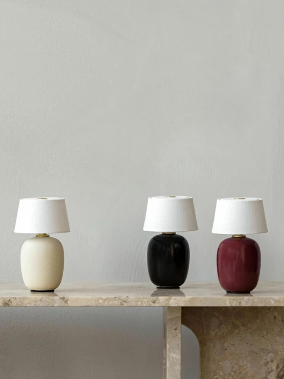 Audo Copenhagen Dimmbare Tischlampe Torso mit USB-Anschluss