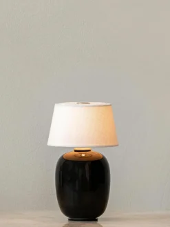 Audo Copenhagen Dimmbare Tischlampe Torso mit USB-Anschluss