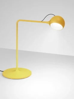Artemide Dimmbare verstellbare LED-Schreibtischlampe Ixa