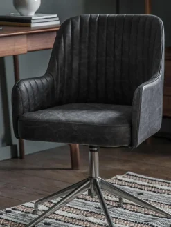 Westwing Drehbarer Leder-Armlehnstuhl Curie