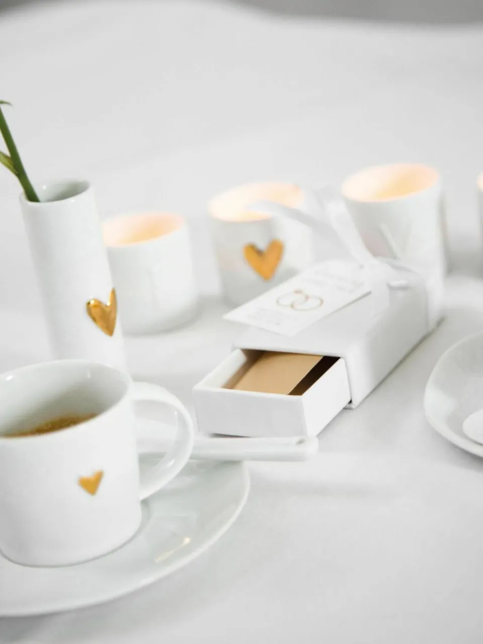 Räder Espressotasse Heart mit Untertasse aus Porzellan