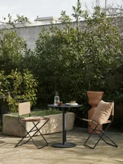 ferm LIVING Esstisch Pond in organischer Form