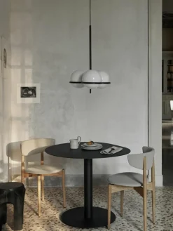 ferm LIVING Esstisch Pond in organischer Form, Ø 88 cm