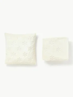 Westwing Collection Flauschige Kuscheldecke Nari mit winterlichem Motiv