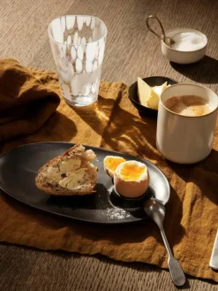 ferm LIVING Frühstücksteller Flow aus Steinzeug