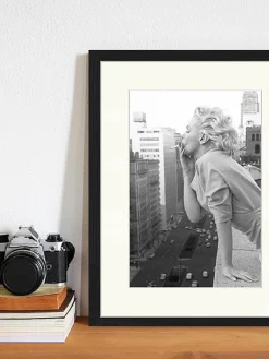 Any Image Gerahmter Digitaldruck Marilyn At The Ambassador Hotel New York