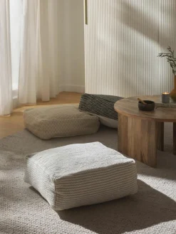 Westwing Collection Gestreiftes Baumwoll-Bodenkissen Carmelo
