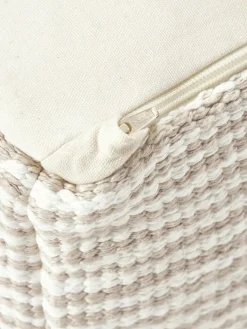Westwing Collection Gestreiftes Baumwoll-Bodenkissen Carmelo