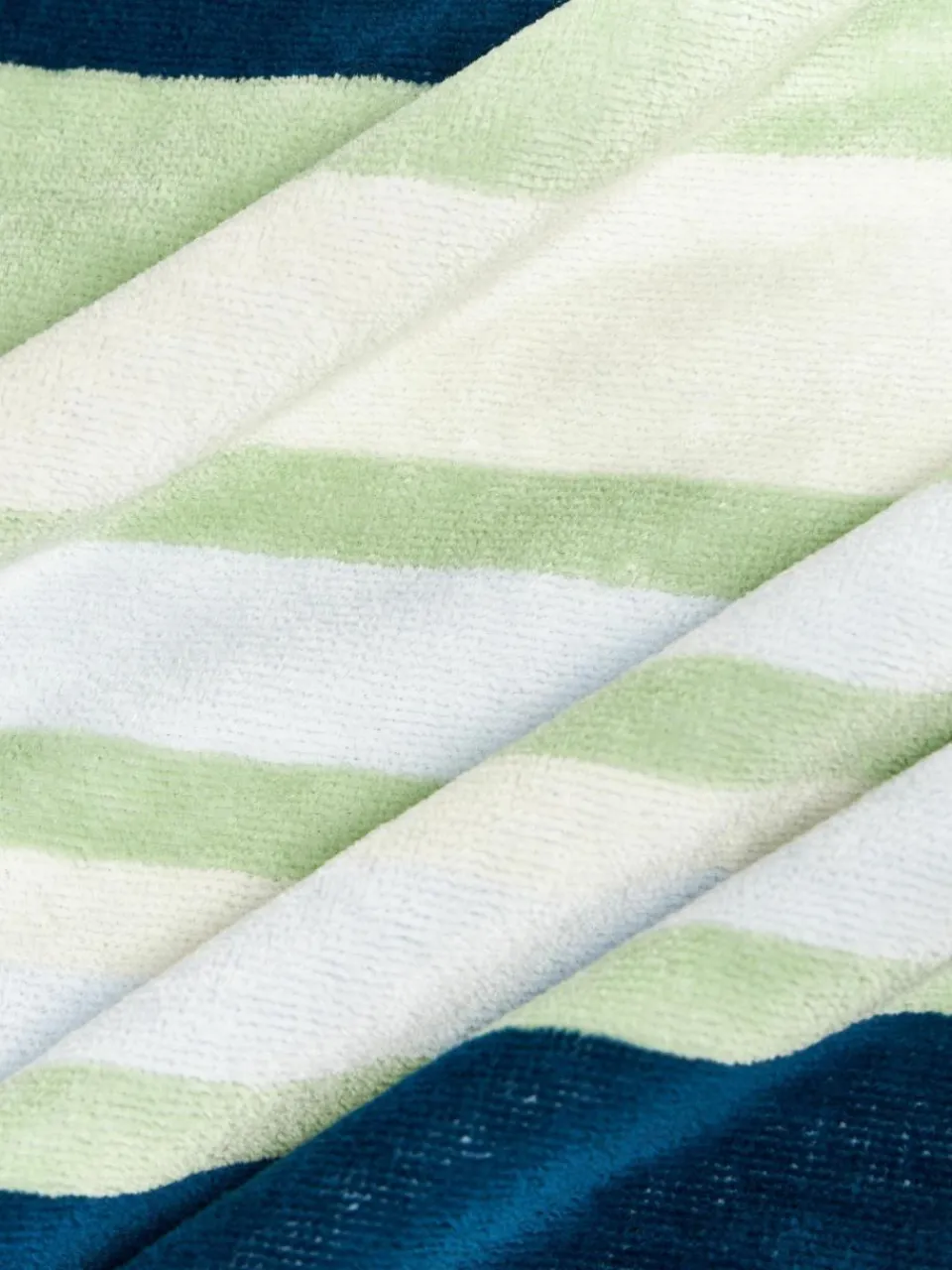 Westwing Collection Gestreiftes Strandtuch Miri mit Fransenabschluss