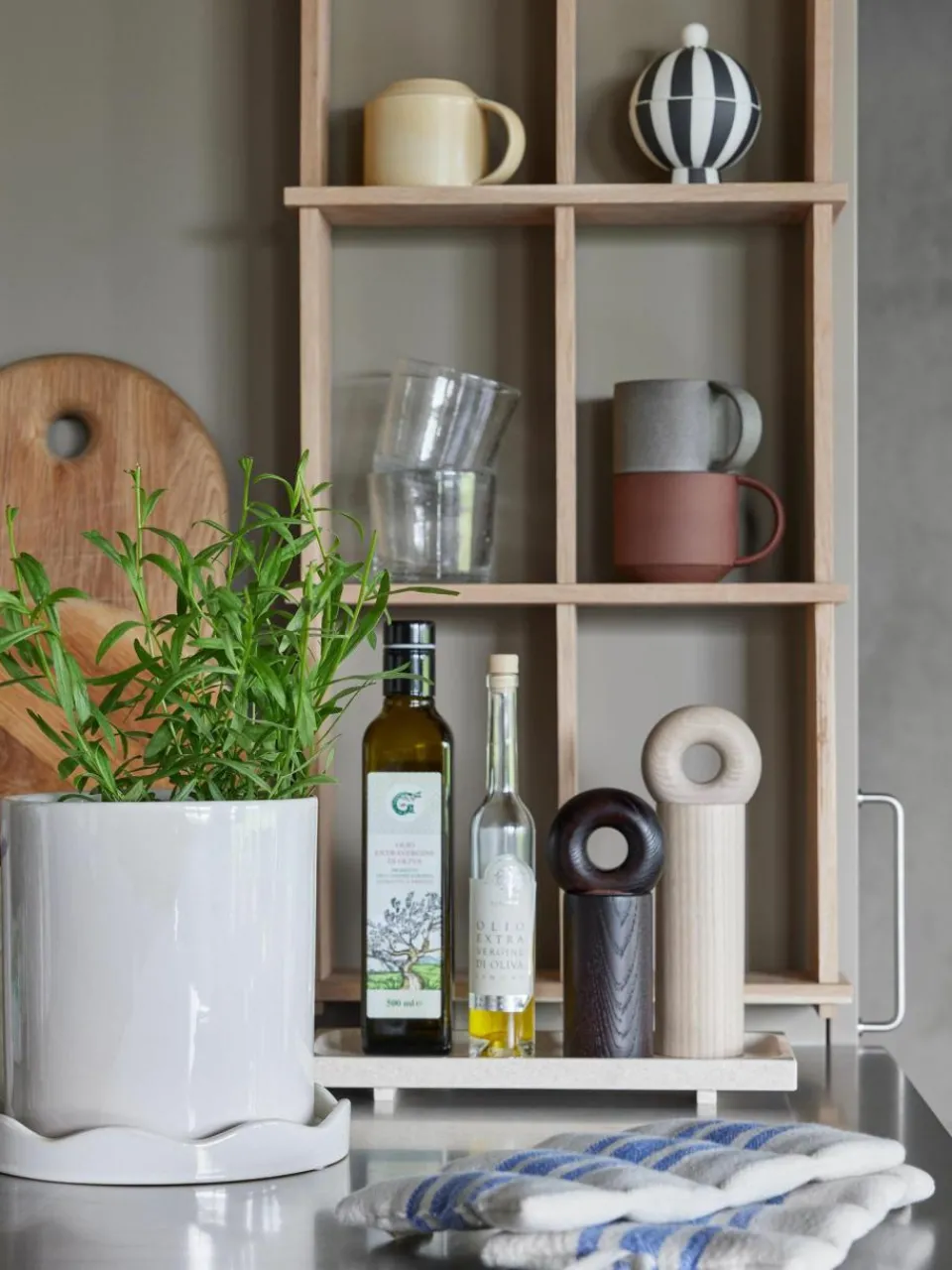 Oyoy Living Design Gewürzmühle Hoop Mill aus Eschenholz