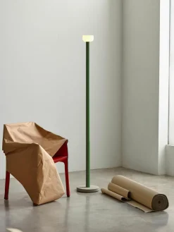 Flos Große dimmbare LED-Stehlampe Bellhop