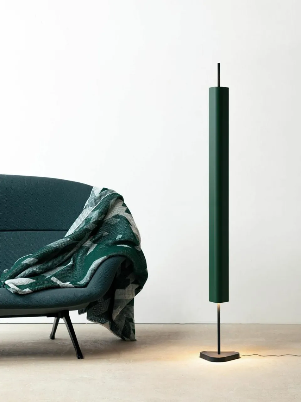 Flos Große dimmbare LED-Stehlampe Emi