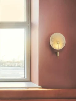Gejst Große dimmbare LED-Wandleuchte Liris