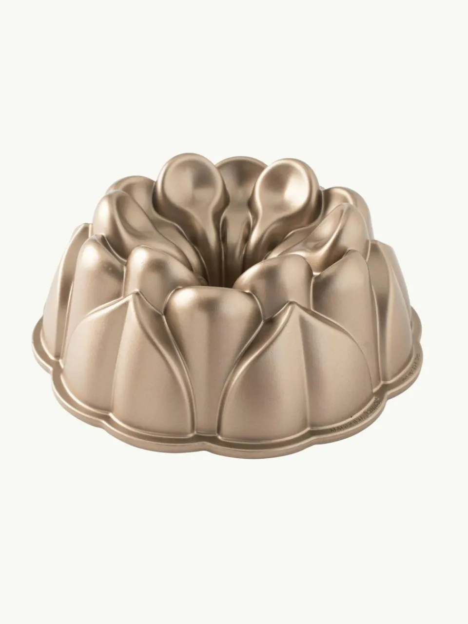 Nordic Ware Gugelhupfform Magnolia mit Antihaftbeschichtung