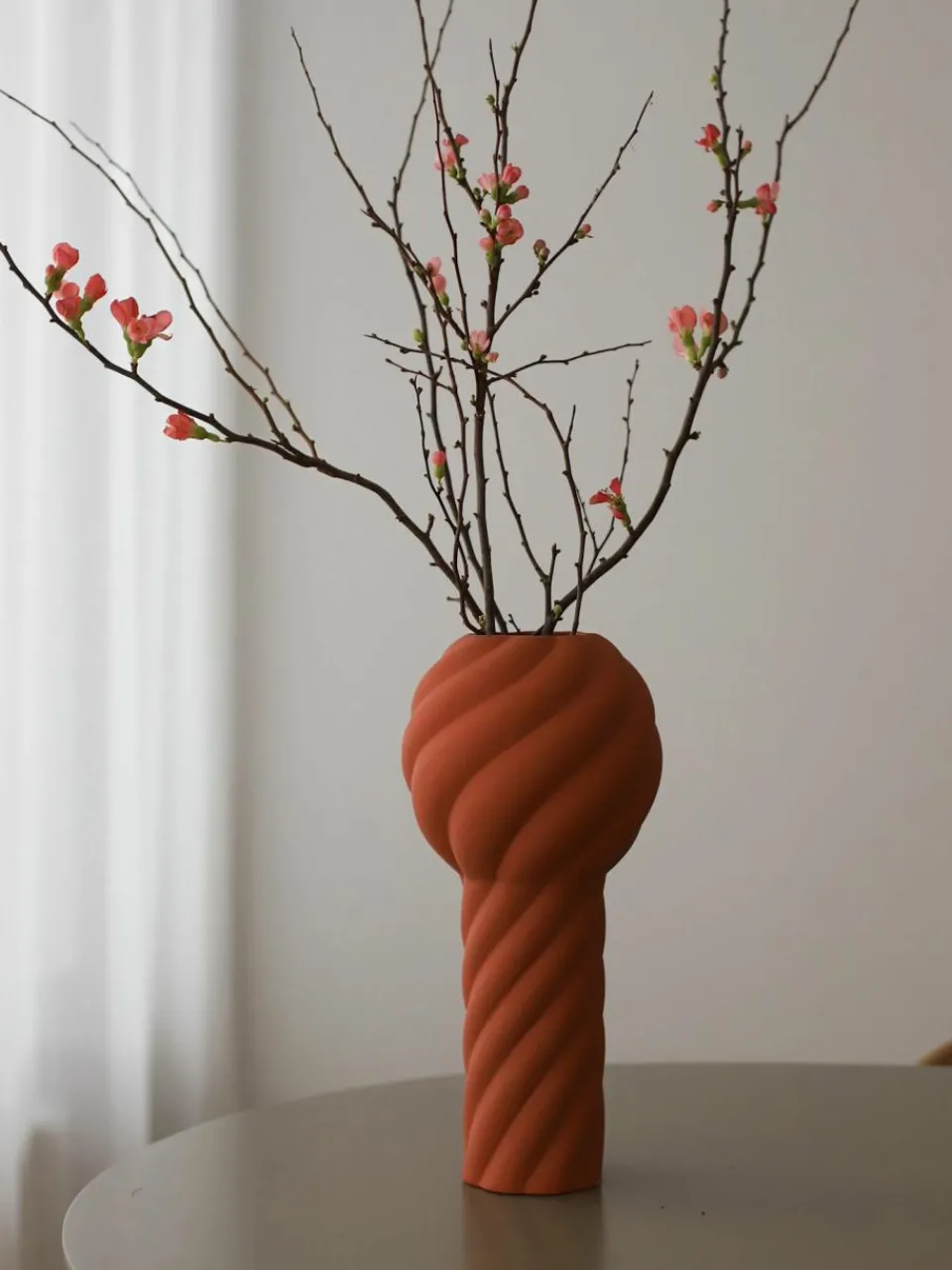 Cooee Design Handbemalte Keramik-Vase Twist Pillar, H 34 cm