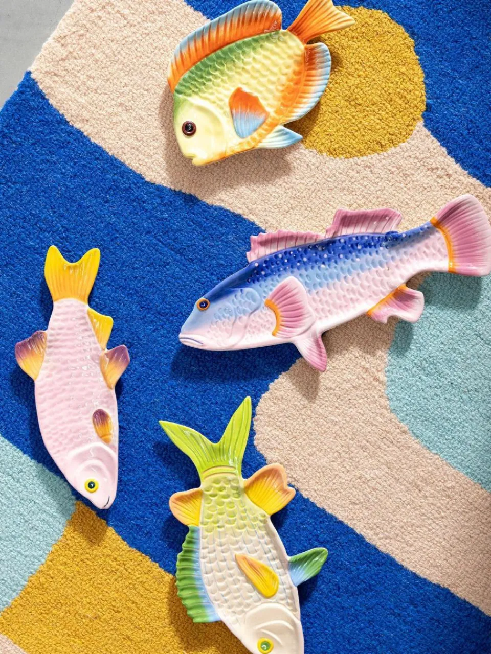 &k amsterdam Handbemalte Servierplatte Fish aus Dolomit