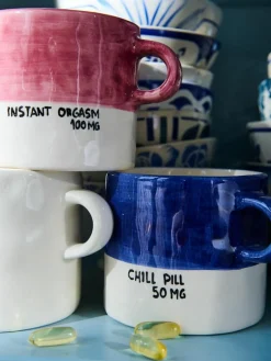 Anna + Nina Handbemalte XL Tasse Chill Pill