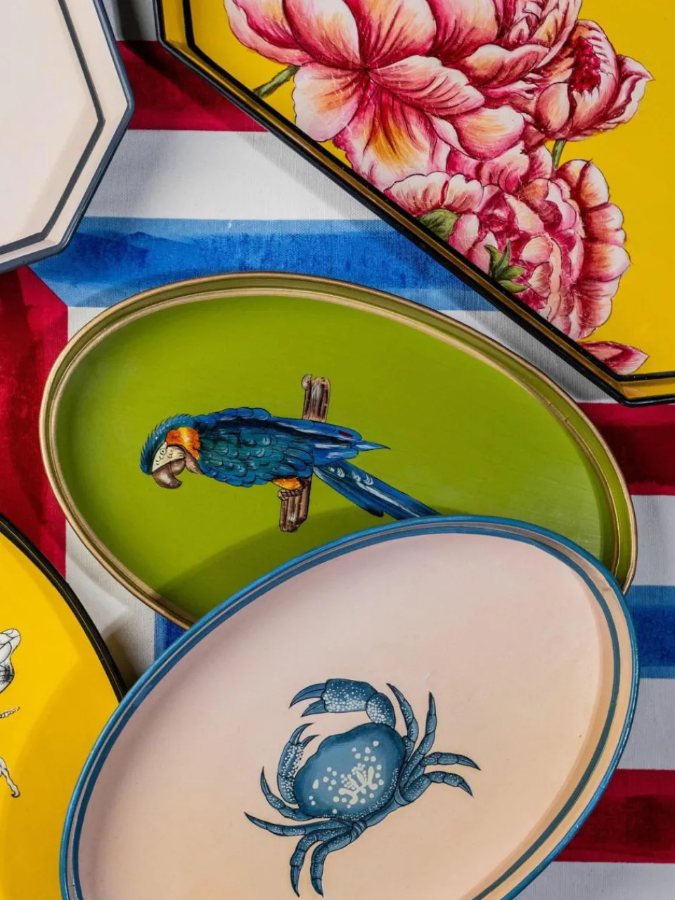 Les Ottomans Handbemaltes Deko-Tablett Fauna mit Krabben-Motiv