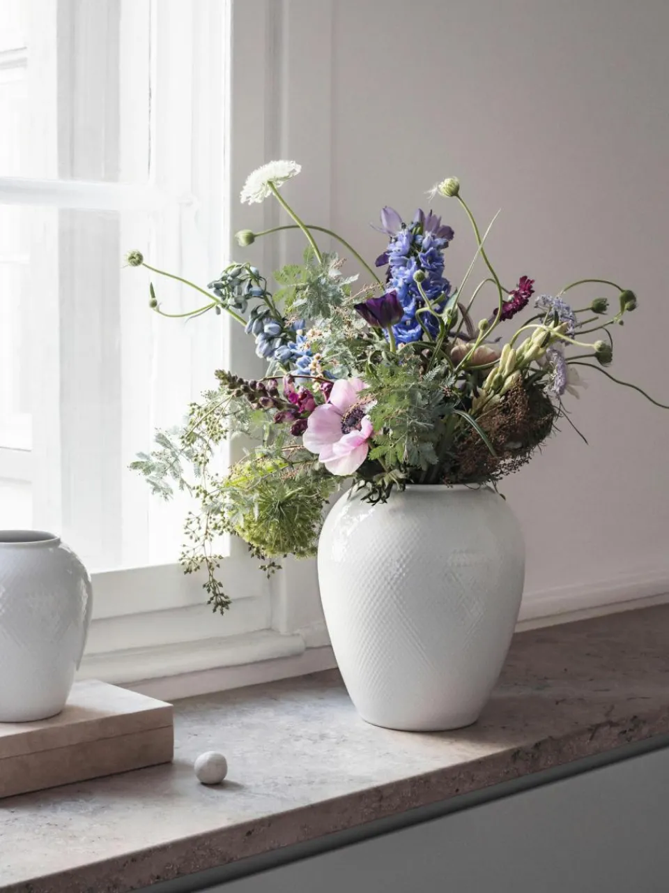 Lyngby Porcelaen Handgefertigte Porzellan-Vase Rhombe, H 25 cm