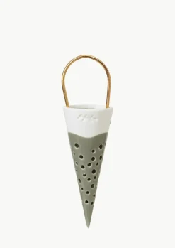 Kähler Handgefertigte Weihnachtsspitztüte Nobili aus Fine Bone China