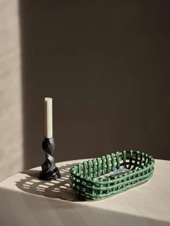 ferm LIVING Handgefertigter Aufbewahrungskorb Nalan aus Keramik