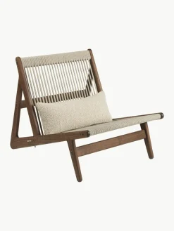 GUBI Handgefertigter Loungesessel MR01 Initial aus Walnussholz mit Sitzkissen