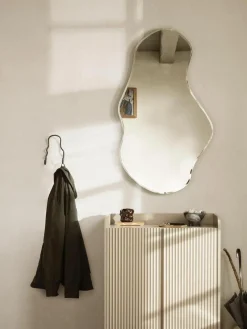 ferm LIVING Handgefertigter Messing-Wandhaken Curvature