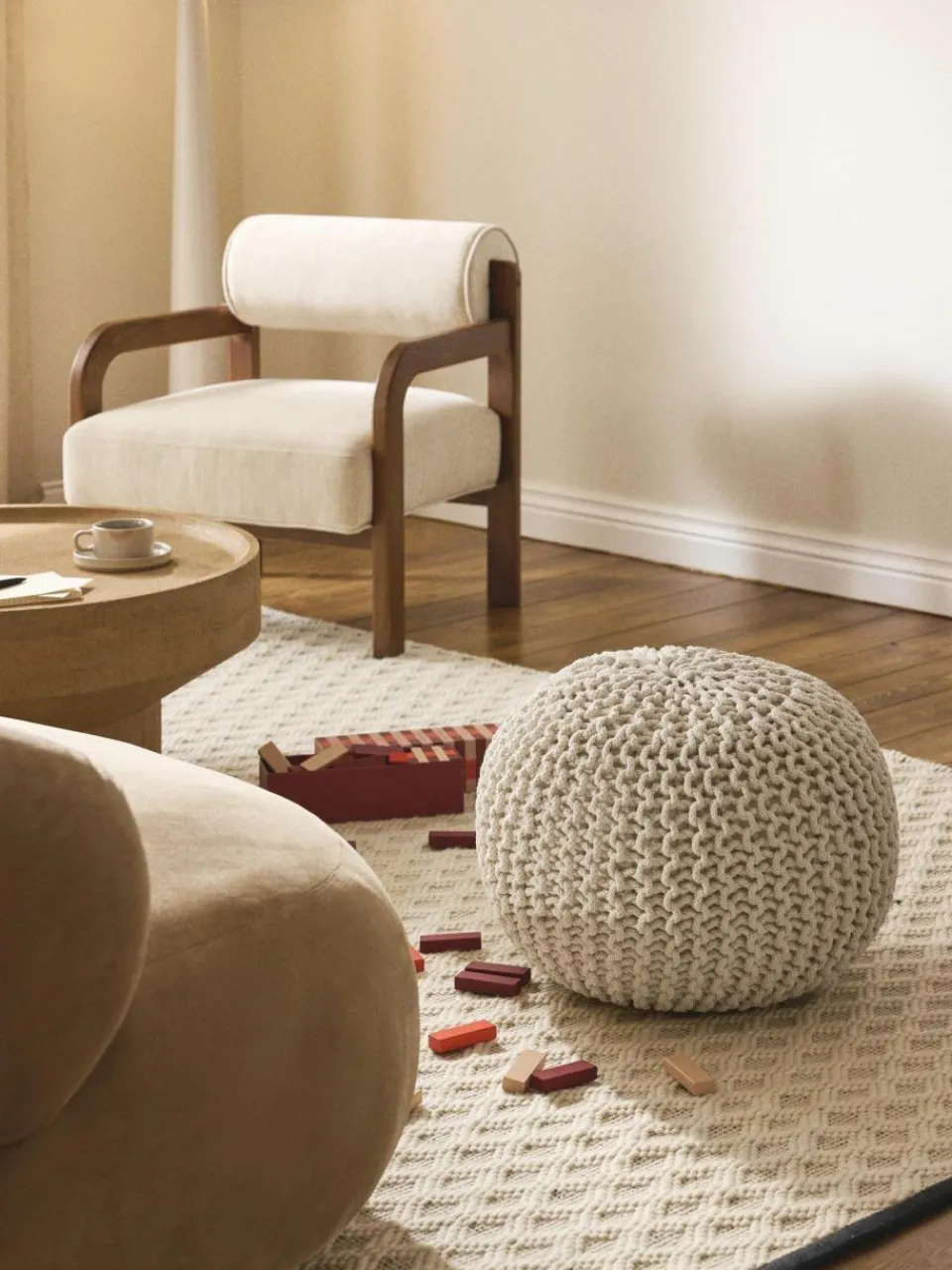Westwing Collection Handgefertigter Strickpouf Dori