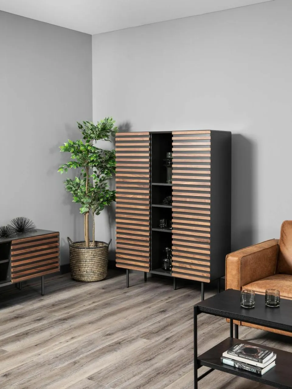 Westwing Highboard Kesia mit Walnussfurnier
