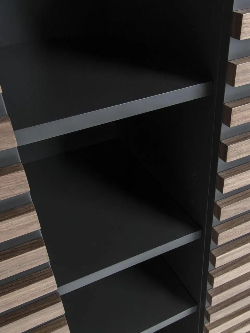 Westwing Highboard Kesia mit Walnussfurnier