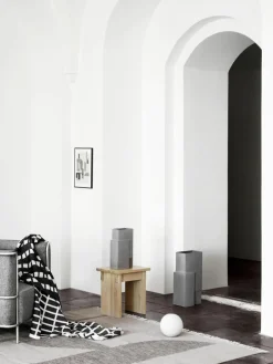 Kristina Dam Hocker Japanese aus Eichenholz