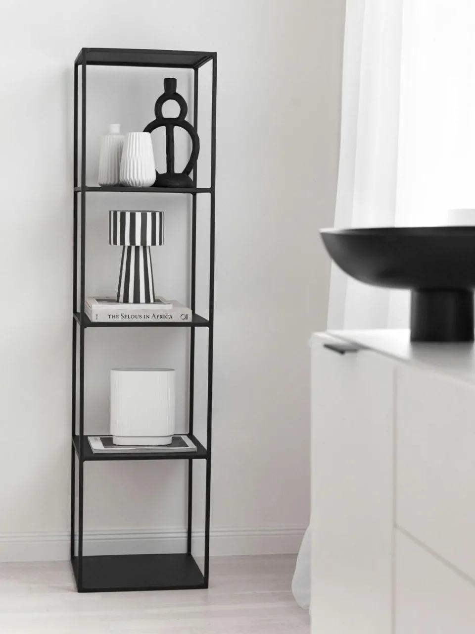 Westwing Hohes Metall-Regal Expo