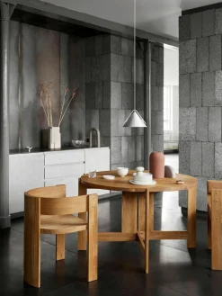 Kristina Dam Holz-Armlehnstuhl Collector